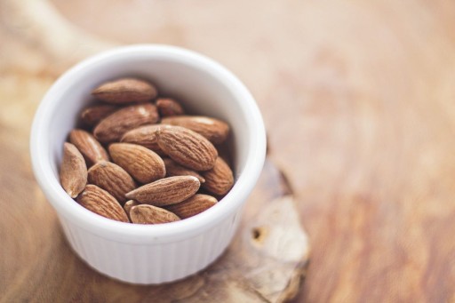 KALIFORNIA MANDLE 500g VEĽKÉ CELÉ PREMIUM Bakamo