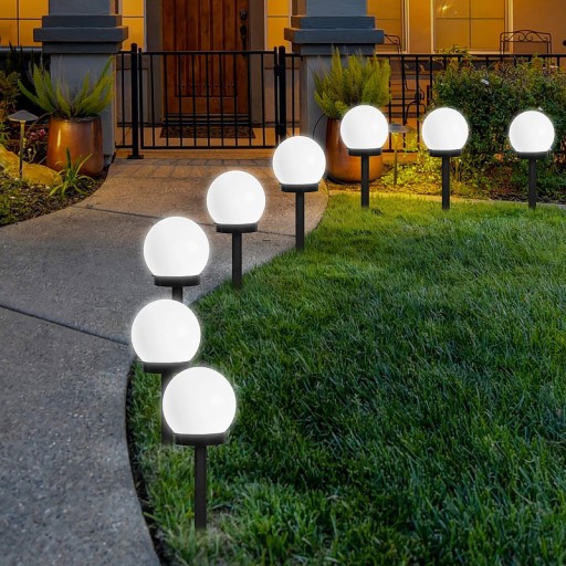 Solárne záhradné svietidlo BIELA GUĽA s hrotmi 10 cm LED