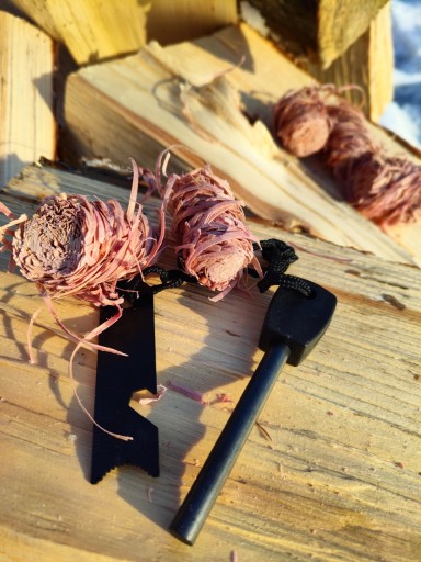 PRVÝ SO ZAPALOVAČOM KINDLING KIT SURVIVAL BUSHCRAFT