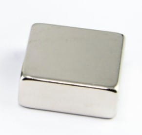 MPŁ 25x25x8 N42 neodymový doskový magnet, magnetická platňa