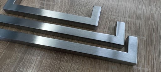 Nábytková úchytka z brúseného niklu 128/140 mm štvorcová Pekná Skvelá cena!