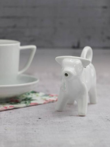 PORCELÁNOVÁ DŽVNA NA MLIEČKU KRAVA NA KRÉM