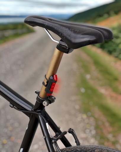 PREDNÁ + ZADNÁ LED BICYKELOVÁ LAMPA NA BICYKEL, RIADKA, NABÍJACIE USB
