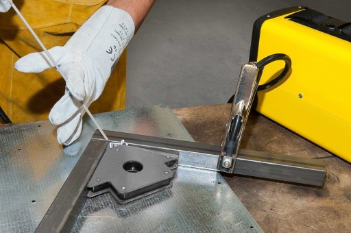 MAGNETICKÝ ZVÁRACÍ UHĽOVÝ DRŽÁK 23 KG MAGNET NA ZVÁRANIE ZVÁRACÍM STROJOM