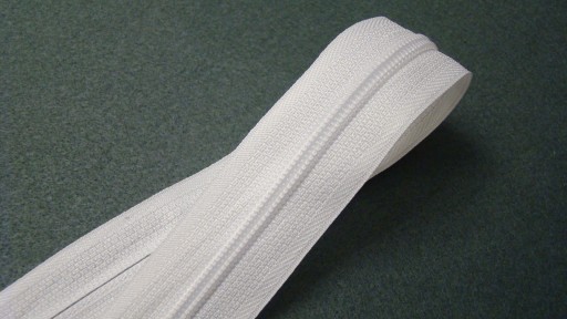 LuxTextil Zipsová PÁSKA Zips 5mm ŠPIRÁLOVÝ Zips V METROCH 1m BIELA