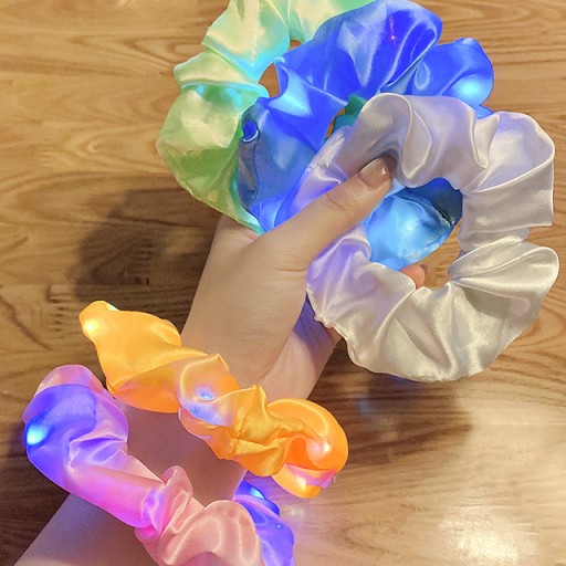 HRUBÁ VLASOVÁ GUMA SCRUNCHIE LED SVIETEĽNÁ 5x