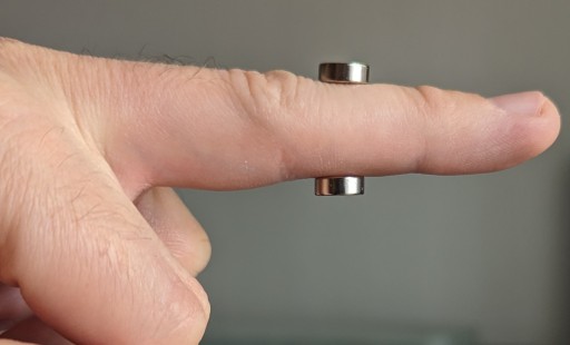 2x NEODYMOVÝ PRSTEŇOVÝ MAGNET OTVOR NA SKRUTKU SILNÝ 10x4mm OTVOR 4mm