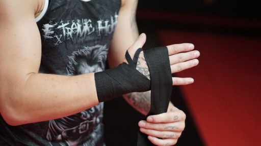 BOXERSKÉ BANDÁŽE ZÁBALY 2M ČIERNA BAVLNA HÁK NA PALCE DBX BUSHIDO