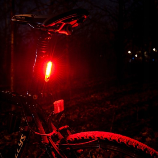 BICYKEL ZADNÁ LAMPA LED 50lm USB 4 REŽIMY SVETLOVKA VODEODOLNÁ VÝKONNÁ