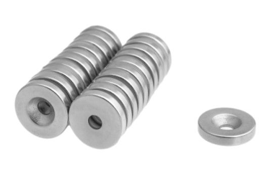 NEODYMOVÝ MAGNET 14x3 mm otvor 8x4 NA SKRUTKU