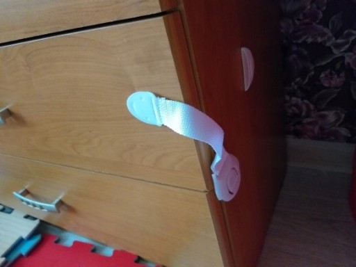 ZABEZPEČENIE ZÁMKU: SKRINÍKY, ZÁSUVKY, WC, CHLADNIČKA