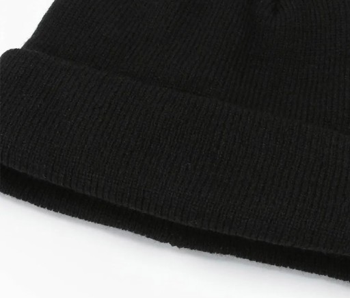 Dámska čiapka WINTER BEANIE UNIVERSAL Classic Black JESEŇ