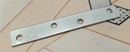 LW100 Stolárska spojka, rovná úzka nábytková plochá lišta 98x15x1,5mm