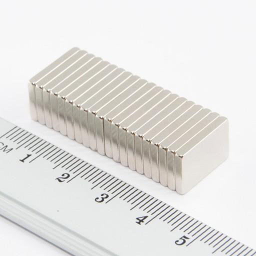 NEODYMIOVÝ MAGNET TANIER 15x10x2 N38 - 8 KS