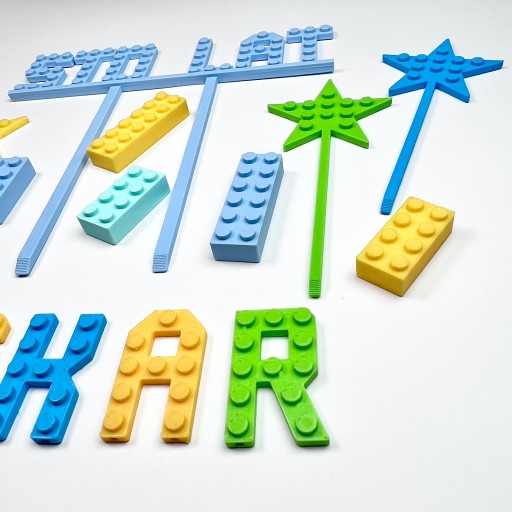 KAJAWIS LETTERS 3D písmenkové ozdoby na tortu v LEGO štýle, EKO ozdoby na tortu
