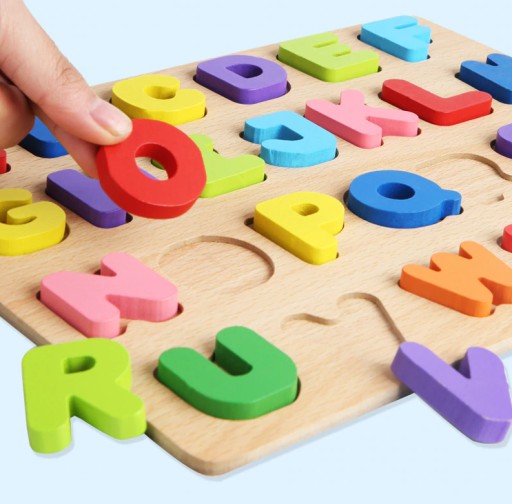 DREVENÉ PÍSMENÁ ABECEDA HÁDANKA VZDELÁVACIE HLADÁČKY TRIEDAČ PUZZEL DARČEK NA UČENIE