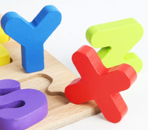 DREVENÉ PÍSMENÁ ABECEDA HÁDANKA VZDELÁVACIE HLADÁČKY TRIEDAČ PUZZEL DARČEK NA UČENIE