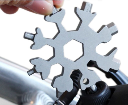 MULTIFUNKČNÝ KĽÚČ SNEHULIENKA 18v1 GADGET KEYRING