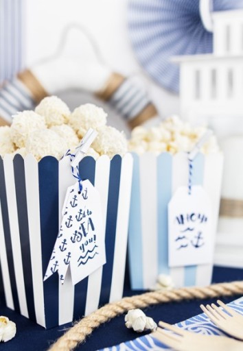 Krabičky na popcorn do lietadla modrá a biela 6 ks