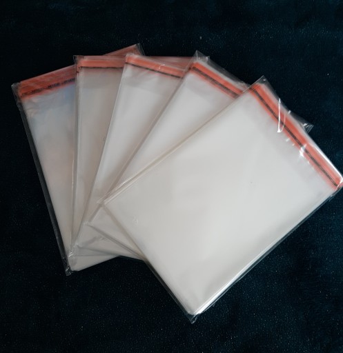 PP CELOFÁNOVÉ VRECKO S PÁSKOM 22x30+5, zatavené