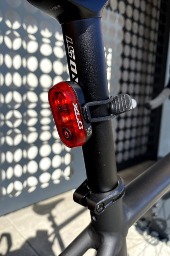 ZADNÁ LAMPA NA BICYKEL XLC ALTAIR CL-R26 USB, KÁBLOVÁ, LED, BICYKELOVÁ LAMPA