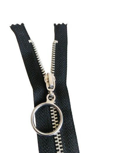 25 Kovový zips s rukoväťou 18cm 4mm