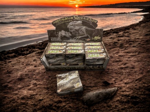 Vykopávky kostra dinosaura fosílna šedá
