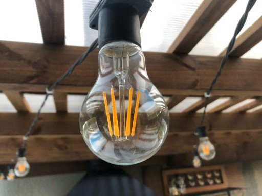 LED FILAMENTOVÁ ŽIAROVKA E27 10W A60 DEKORATÍVNA KLASICKÁ EDISON RETRO TEPLÁ FARBA
