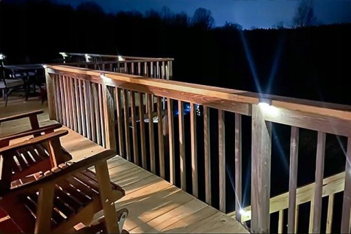 NÁSTENNÁ LAMPA SO SOLÁRNYM PANELOM NA VONKAJŠIE ZÁHRADNÉ SCHODY SO SNÍMAČOM