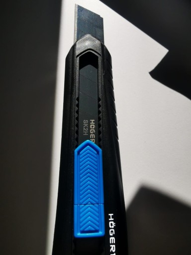 Nôž WALLPAPER KNIFE, plastový, zlomená čepeľ, 18mm