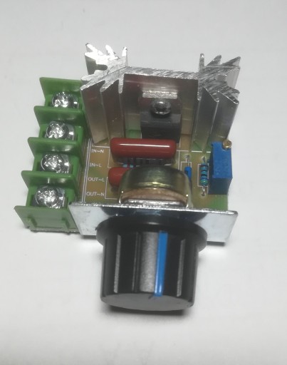 OVLÁDAČ RÝCHLOSTI VENTILÁTORA 2000W 230V