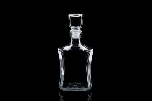ATENA sklenená karafa 0,5 l s korkom na whisky, víno, tinktúra, voda, džús 500 ml