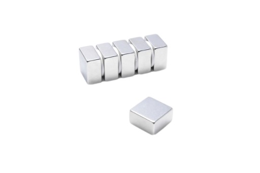 Neodymový tanierový magnet MPŁ 15x15x8 N48