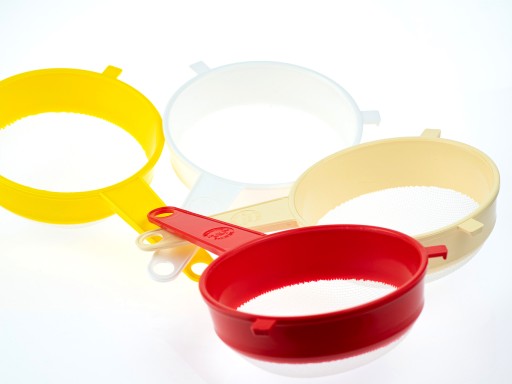Plastové kuchynské sitko, cedník, 16 cm, mix farieb