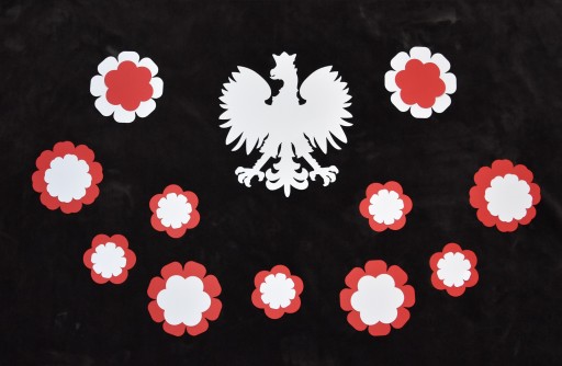 Kvety dekorácia ku Dňu ústavy matiek na okno, tabuľu, záves, školu