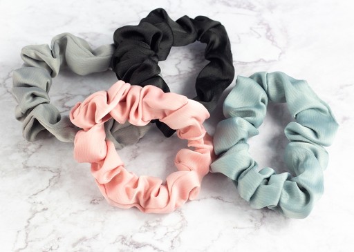 4 x SCRUNCHIE SATÉNOVÁ RUBA NA VLASY, SADA 4 ks