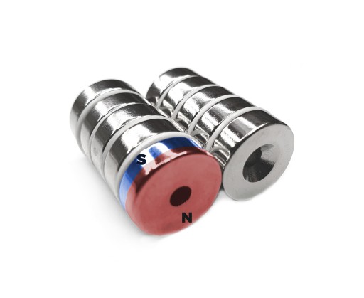 NEODYMOVÝ MAGNET 30x7,5/4,5x3 mm NA SKRUT