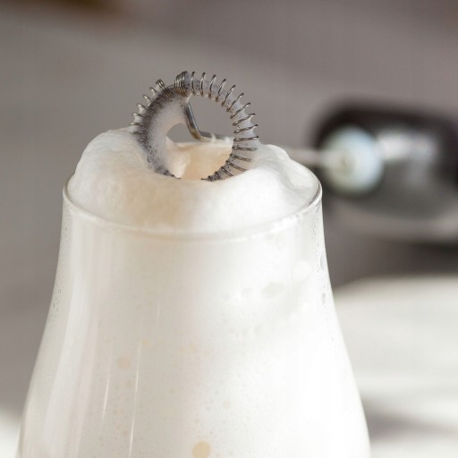 SPÄŇOVAČ, ŠKĽAVA na KÁvu, MLIEKO, penu na cappuccino, mini elektrický mixér