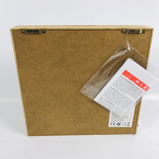 POLIČNÉ ZRKADLO box LED batérie 24x23x8cm