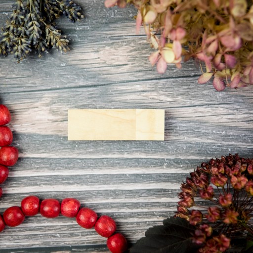 Drevený prívesok Svetlé drevo - javor 2 GB USB 2.0 + SVADOBNÉ GRAVÍROVANIE