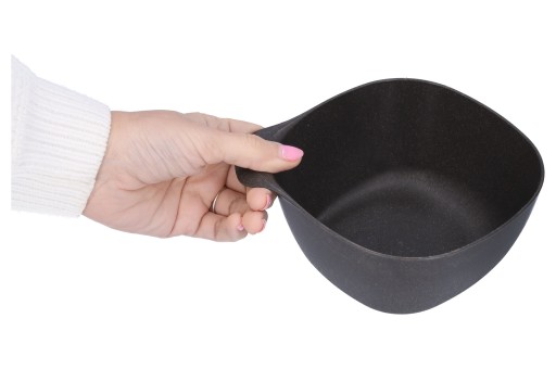 BIO plastová miska s rúčkou, čierna, malá, na ovocné snacky, 0,75l