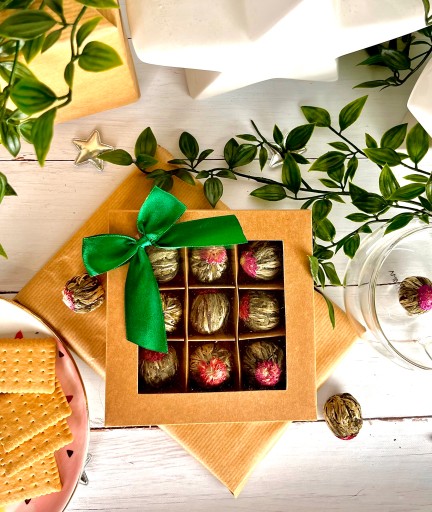 Tea Blooming Lily Ball, rozkvitnutá guľa kvetov oranžovej ľalie