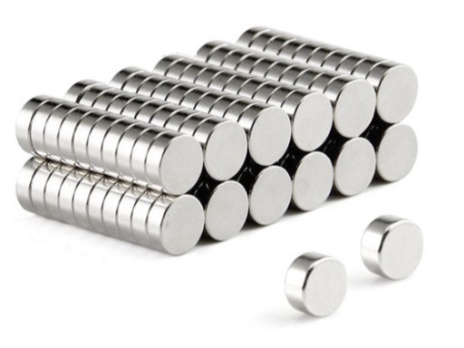 SILNÝ VALEC NEODYMIOVÝ MAGNET 8x3 10 KS