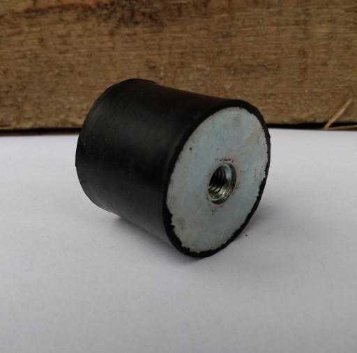 VIBROISOLATOR C 25x30 M6 gumový vankúš Tlmič