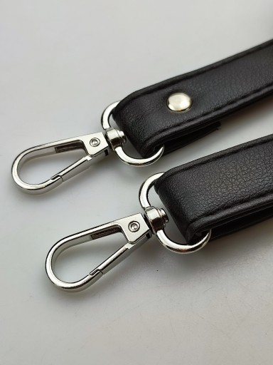 Popruh na kabelku 20 mm čierny so striebornými karabínkami 64 - 115 cm