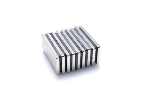 Neodymový tanierový magnet MPŁ 42x20x3 N38H