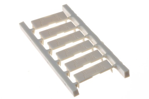 Tag MOLEX na porte DataGate sivého počítača