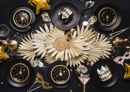 PÁRTY PAPIEROVÉ TANIERE SILVESTR SILVESTR HODINY ČIERNA 18cm 6 kusov