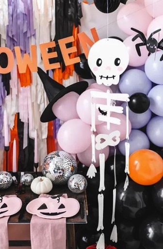 Halloweenska dekorácia na zavesenie kostry