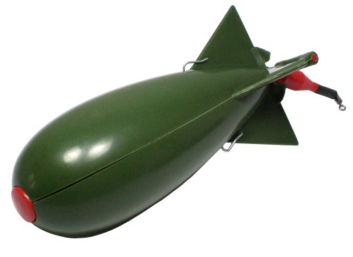 S nástrahou raketa typu POMB 11 cm NA KRMENIE